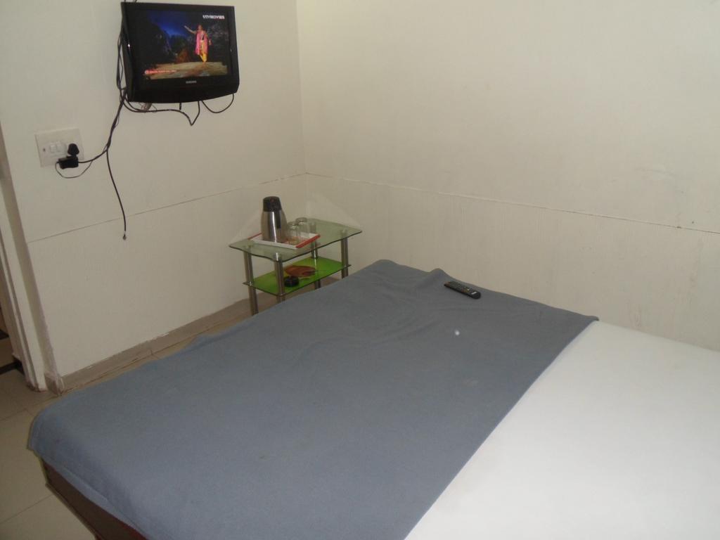 Hotel Atithi Ahmedabad Zimmer foto